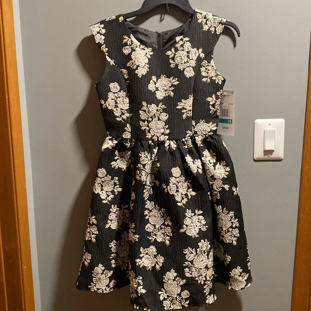 BRAND NEW GIRLS DRESS SIZE 16! NWT! SMOKE FREE HOME! - Picture 2 of 5
